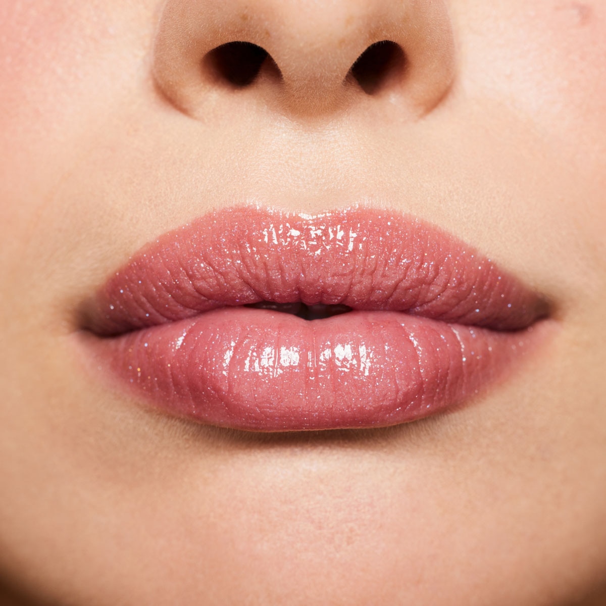 GLOSS BOMB STIX SHIMMER (LABIAL CON ACABADO BRILLOSO)